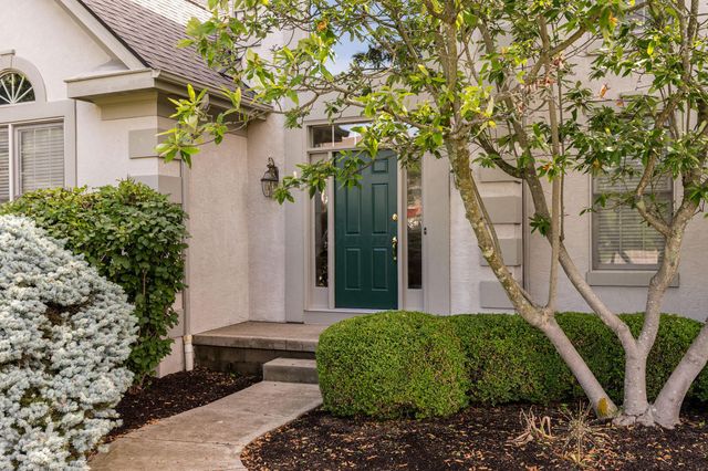 5816 Heritage Lakes Drive, Hilliard, OH 43026