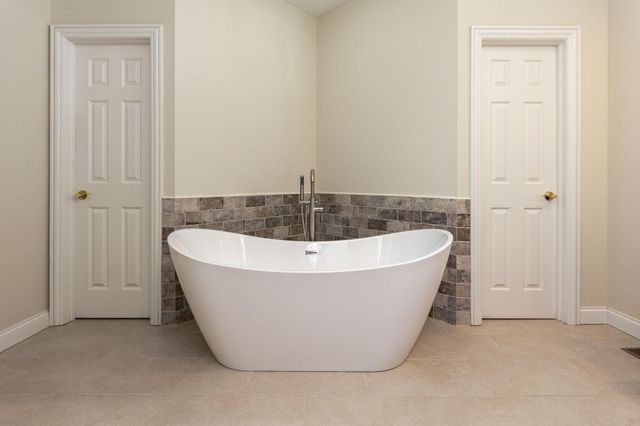 5816 Heritage Lakes Drive, Hilliard, OH 43026