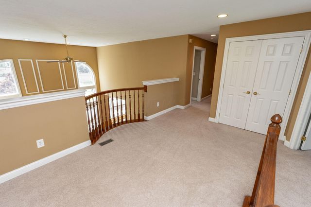 5816 Heritage Lakes Drive, Hilliard, OH 43026