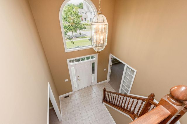 5816 Heritage Lakes Drive, Hilliard, OH 43026