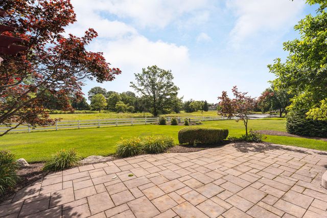 5816 Heritage Lakes Drive, Hilliard, OH 43026