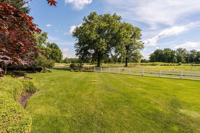 5816 Heritage Lakes Drive, Hilliard, OH 43026