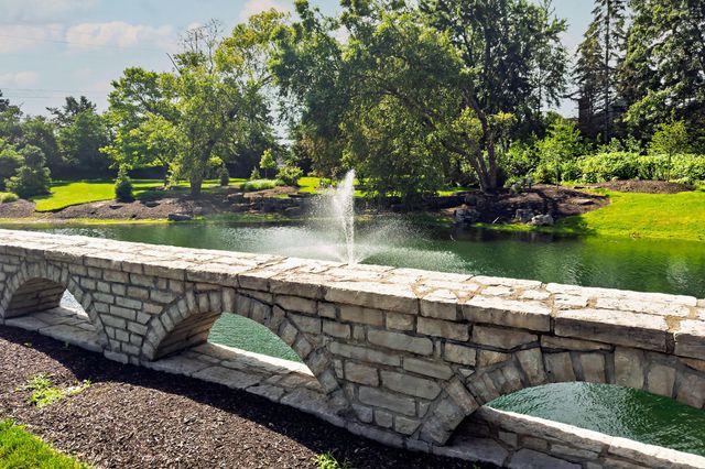 5816 Heritage Lakes Drive, Hilliard, OH 43026