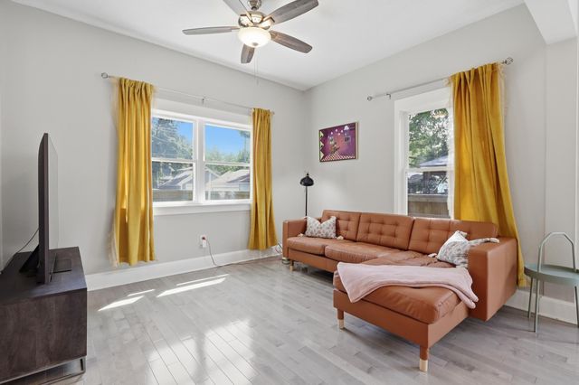 1350 Laurel Avenue, Saint Paul, MN 55104
