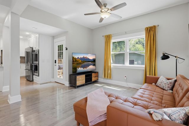 1350 Laurel Avenue, Saint Paul, MN 55104