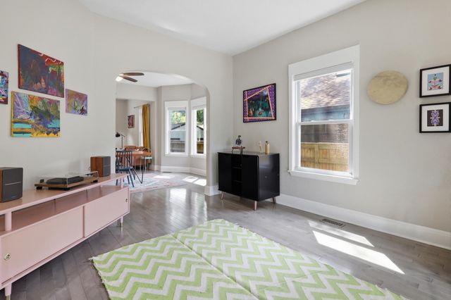 1350 Laurel Avenue, Saint Paul, MN 55104