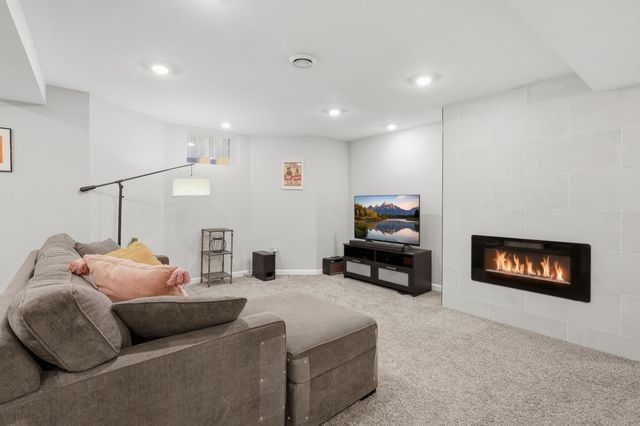 1350 Laurel Avenue, Saint Paul, MN 55104