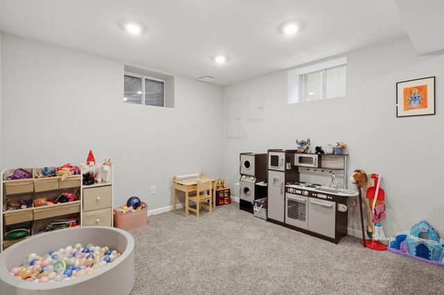 1350 Laurel Avenue, Saint Paul, MN 55104