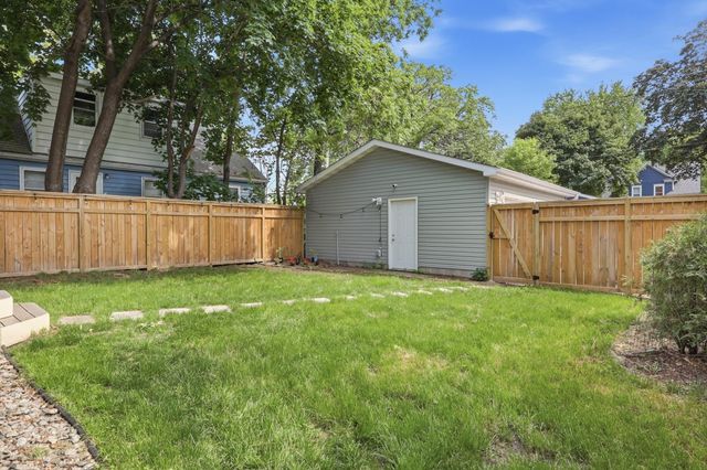 1350 Laurel Avenue, Saint Paul, MN 55104