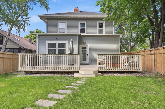 1350 Laurel Avenue, Saint Paul, MN 55104