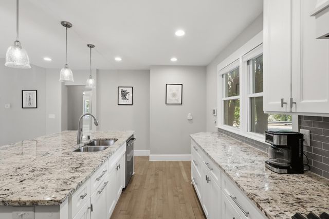 1350 Laurel Avenue, Saint Paul, MN 55104