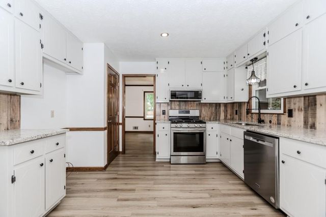 3156 Laurel Way, Snellville, GA 30078
