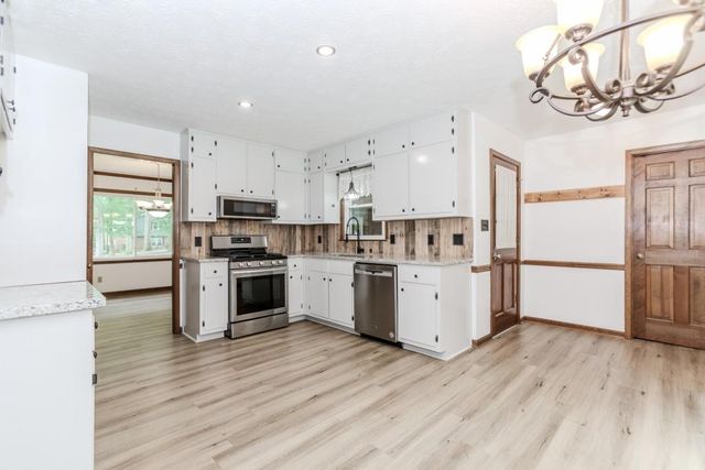 3156 Laurel Way, Snellville, GA 30078