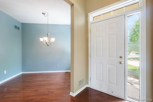 40658 Saint Louis Drive, Clinton Township, MI 48038
