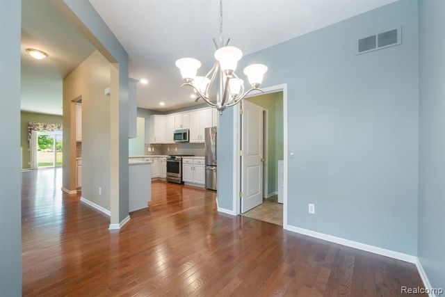40658 Saint Louis Drive, Clinton Township, MI 48038