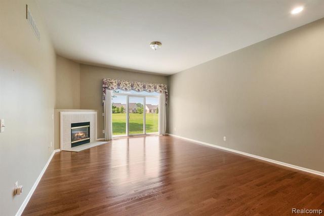 40658 Saint Louis Drive, Clinton Township, MI 48038