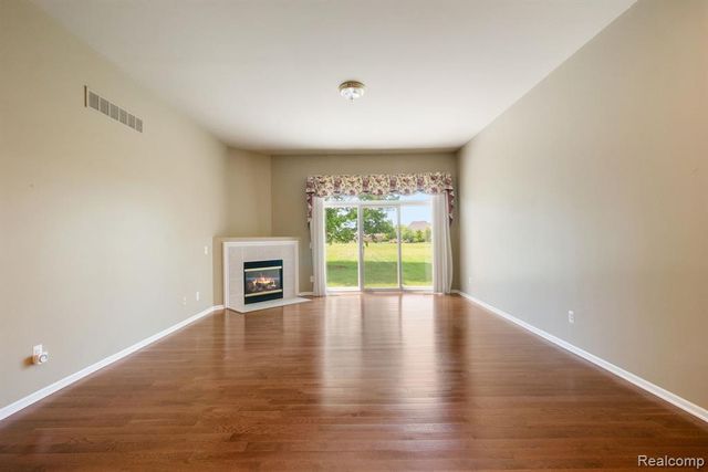 40658 Saint Louis Drive, Clinton Township, MI 48038