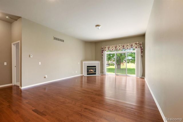 40658 Saint Louis Drive, Clinton Township, MI 48038