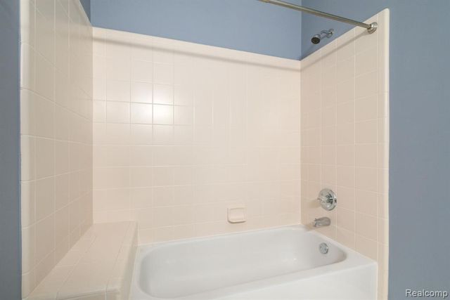 40658 Saint Louis Drive, Clinton Township, MI 48038