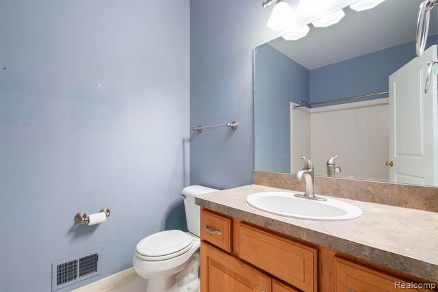 40658 Saint Louis Drive, Clinton Township, MI 48038