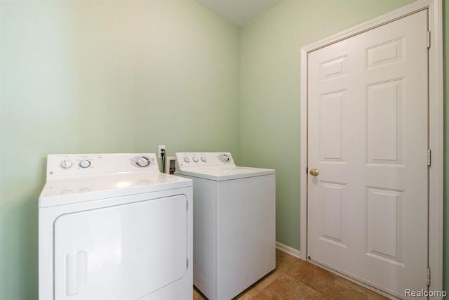 40658 Saint Louis Drive, Clinton Township, MI 48038