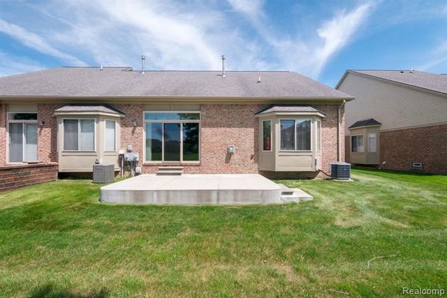 40658 Saint Louis Drive, Clinton Township, MI 48038