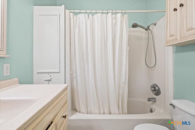 1213 County Road 130, Burnet, TX 78611