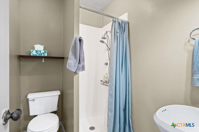 1213 County Road 130, Burnet, TX 78611