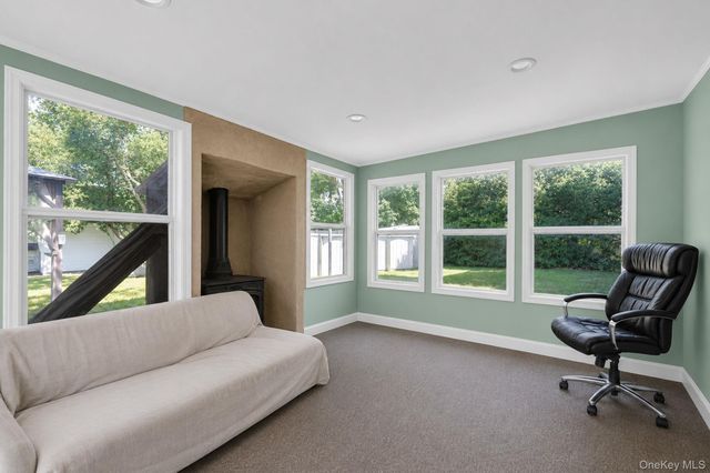 93 Deauville Boulevard, Copiague, NY 11726