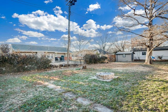 739 N Murray Ave, Wichita, KS 67212