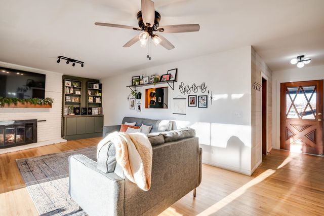 739 N Murray Ave, Wichita, KS 67212