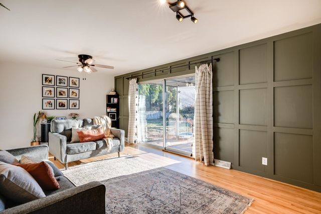 739 N Murray Ave, Wichita, KS 67212