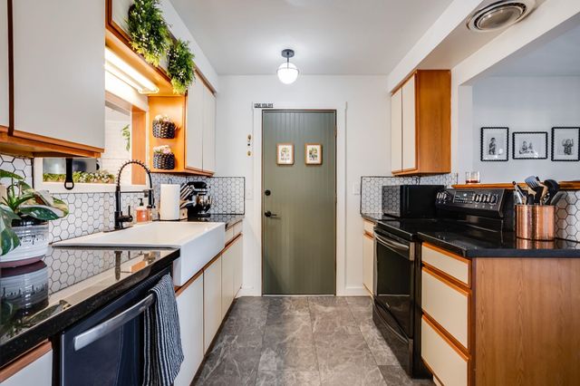 739 N Murray Ave, Wichita, KS 67212