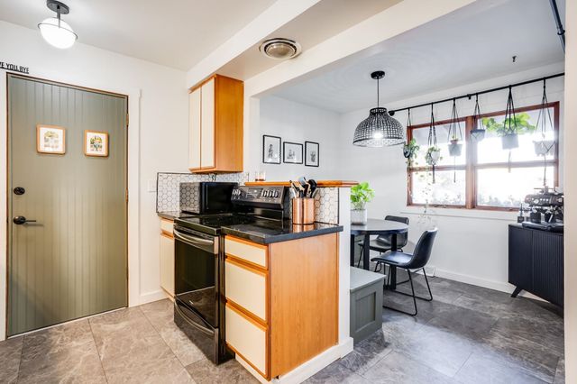 739 N Murray Ave, Wichita, KS 67212