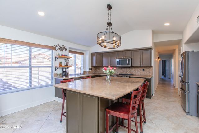 635 W MONTE Avenue, Mesa, AZ 85210