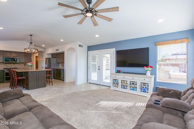 635 W MONTE Avenue, Mesa, AZ 85210