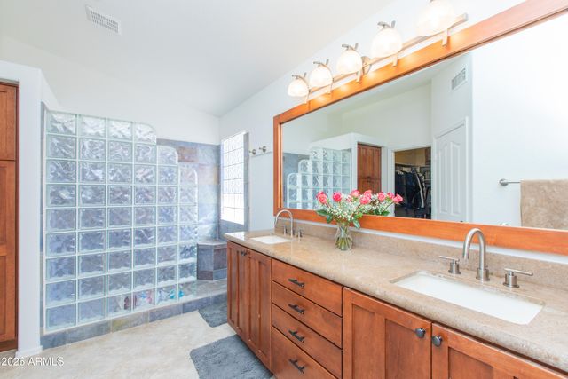 635 W MONTE Avenue, Mesa, AZ 85210