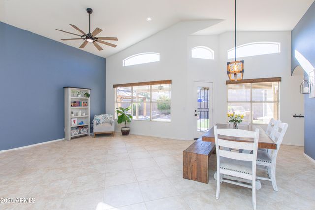 635 W MONTE Avenue, Mesa, AZ 85210