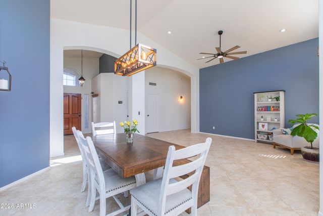 635 W MONTE Avenue, Mesa, AZ 85210