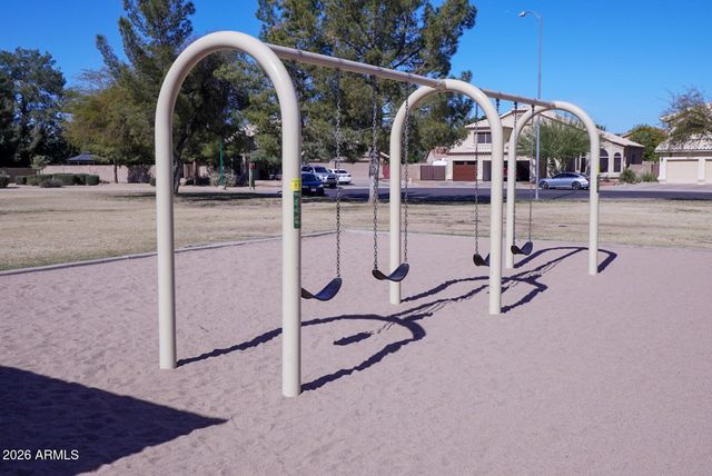 635 W MONTE Avenue, Mesa, AZ 85210