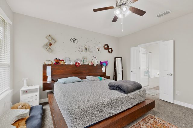 629 Hogan Drive, Denton, TX 76210