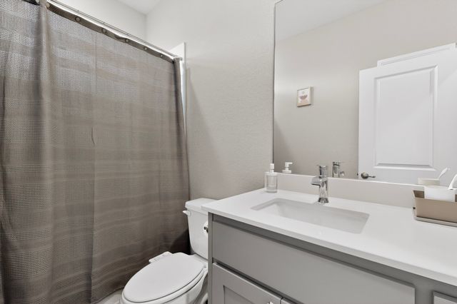 629 Hogan Drive, Denton, TX 76210