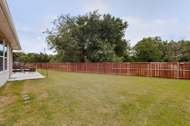 629 Hogan Drive, Denton, TX 76210