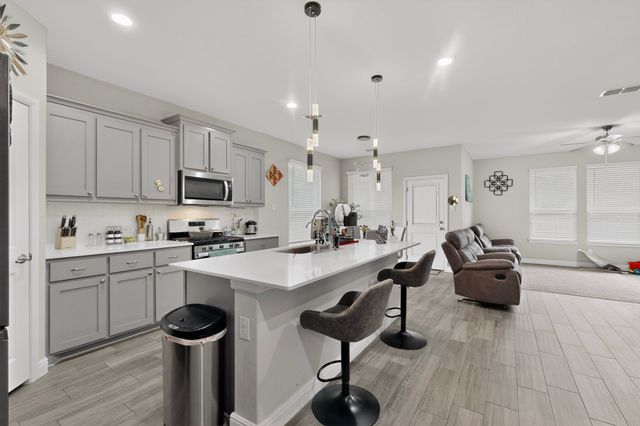629 Hogan Drive, Denton, TX 76210