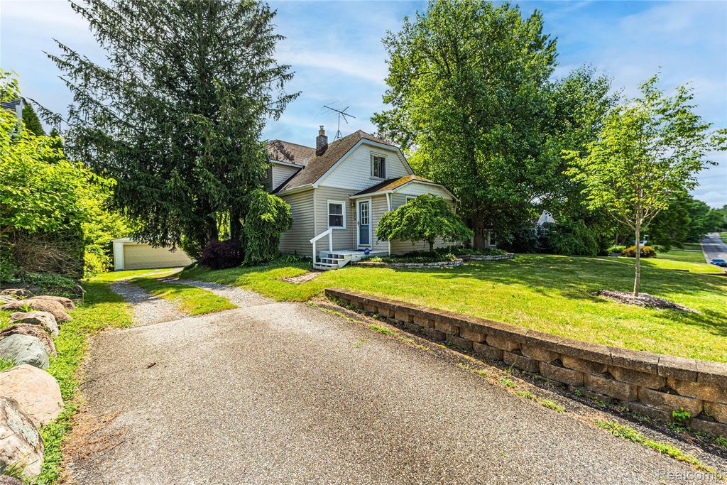3139 Willet Avenue, Rochester Hills, MI 48309