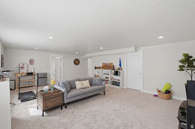 461 W JUNE DR, Kaysville, UT 84037