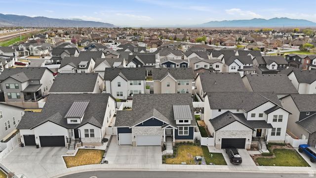 461 W JUNE DR, Kaysville, UT 84037