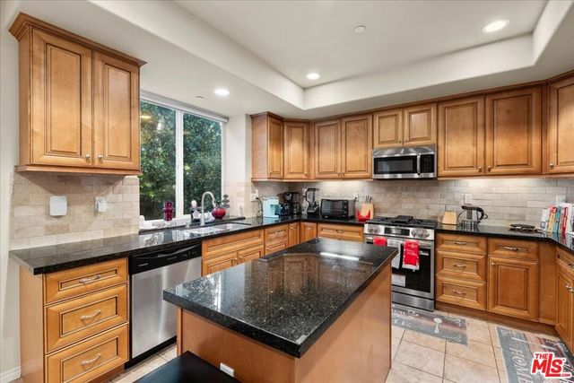 13027 El Dorado Avenue, Sylmar, CA 91342