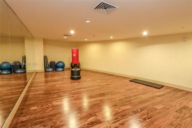 50 Biscayne Blvd 503, Miami, FL 33132