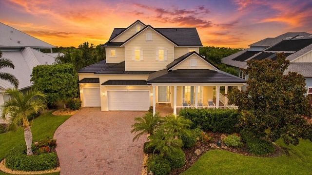 8124 37TH AVENUE CIRCLE W, Bradenton, FL 34209